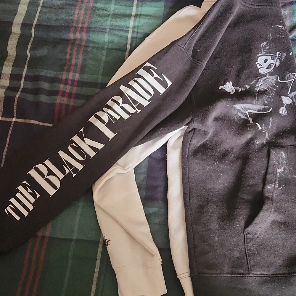 Black Parade MCR Hoodie - Picture 3 of 9